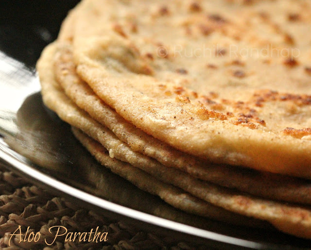 Aloo Paratha (Whole Wheat Flatbread with a Potato Filling)