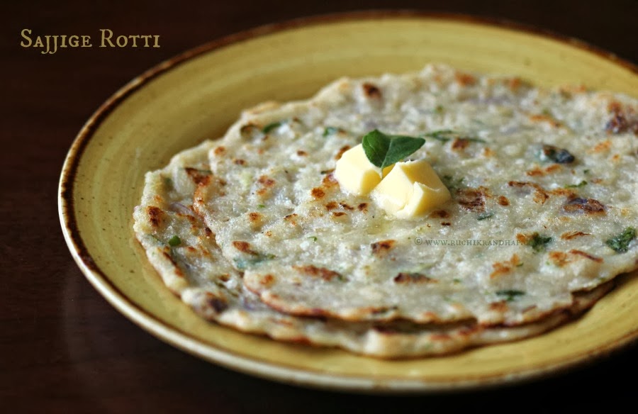 sajjige rotti/rulavachi bhakri (semolina pancake)