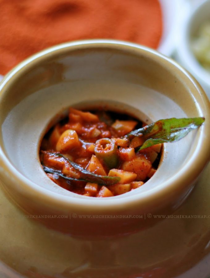 Kosrache Lonche | Mangalorean Catholic Style Shredded Raw Mango Pickle + Video!