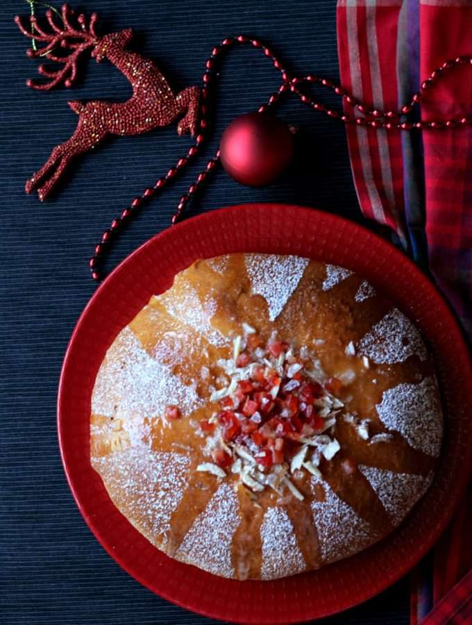 Julekake / Julekaga ~ Norwegian Cardamom Scented Christmas Bread