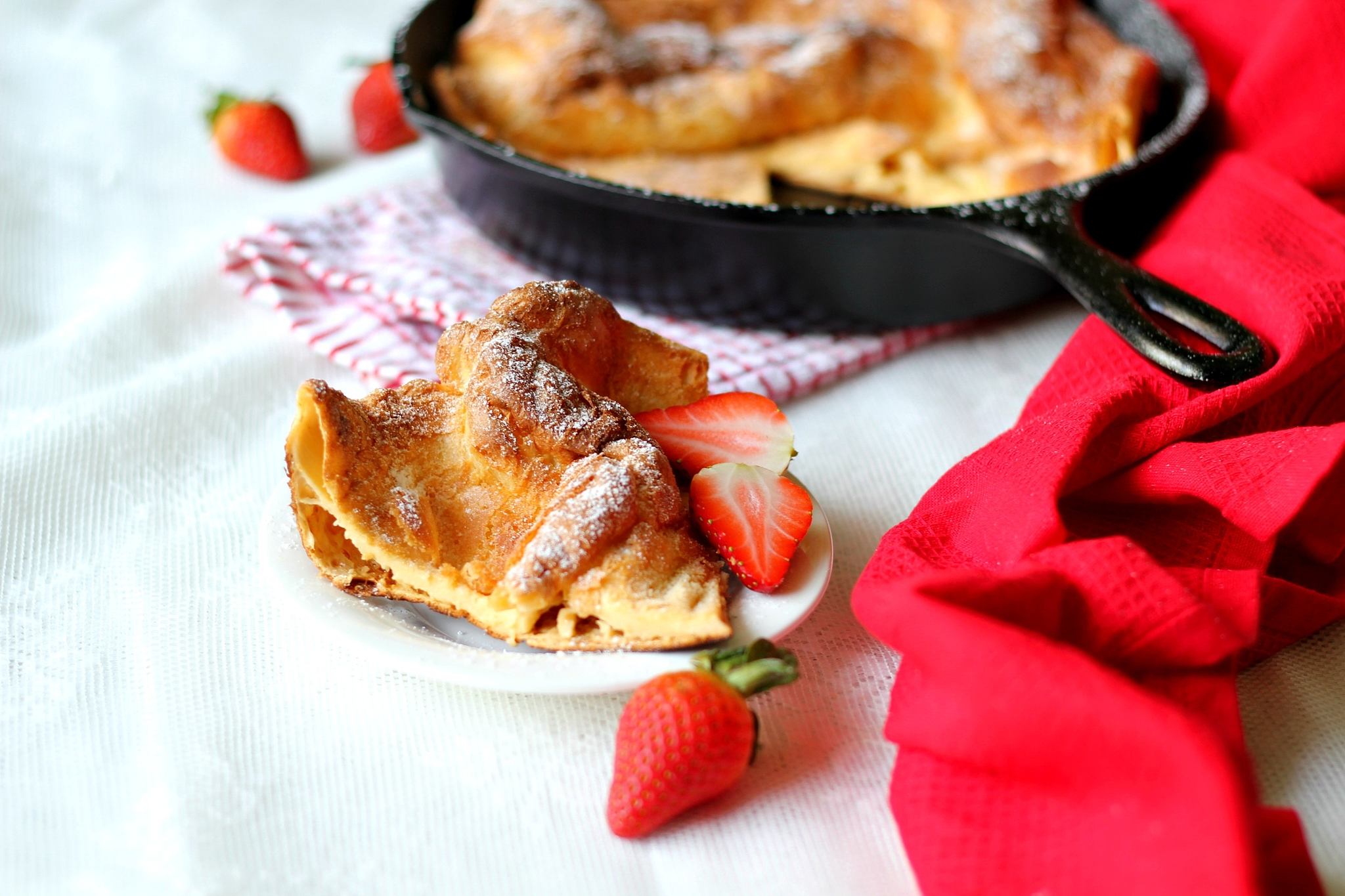 Dutch Baby Pancake -Easy Crispy Oven Pancake