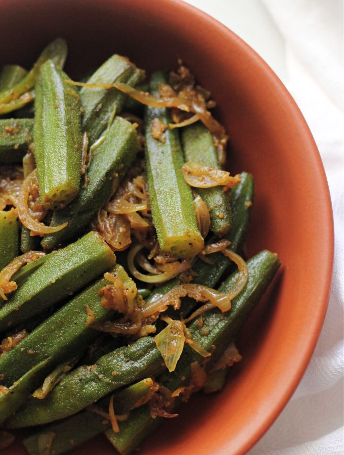 Benda Miryapito | Lady’s Finger (Okra) Pepper Style | Mangalorean Catholic Style + Video!